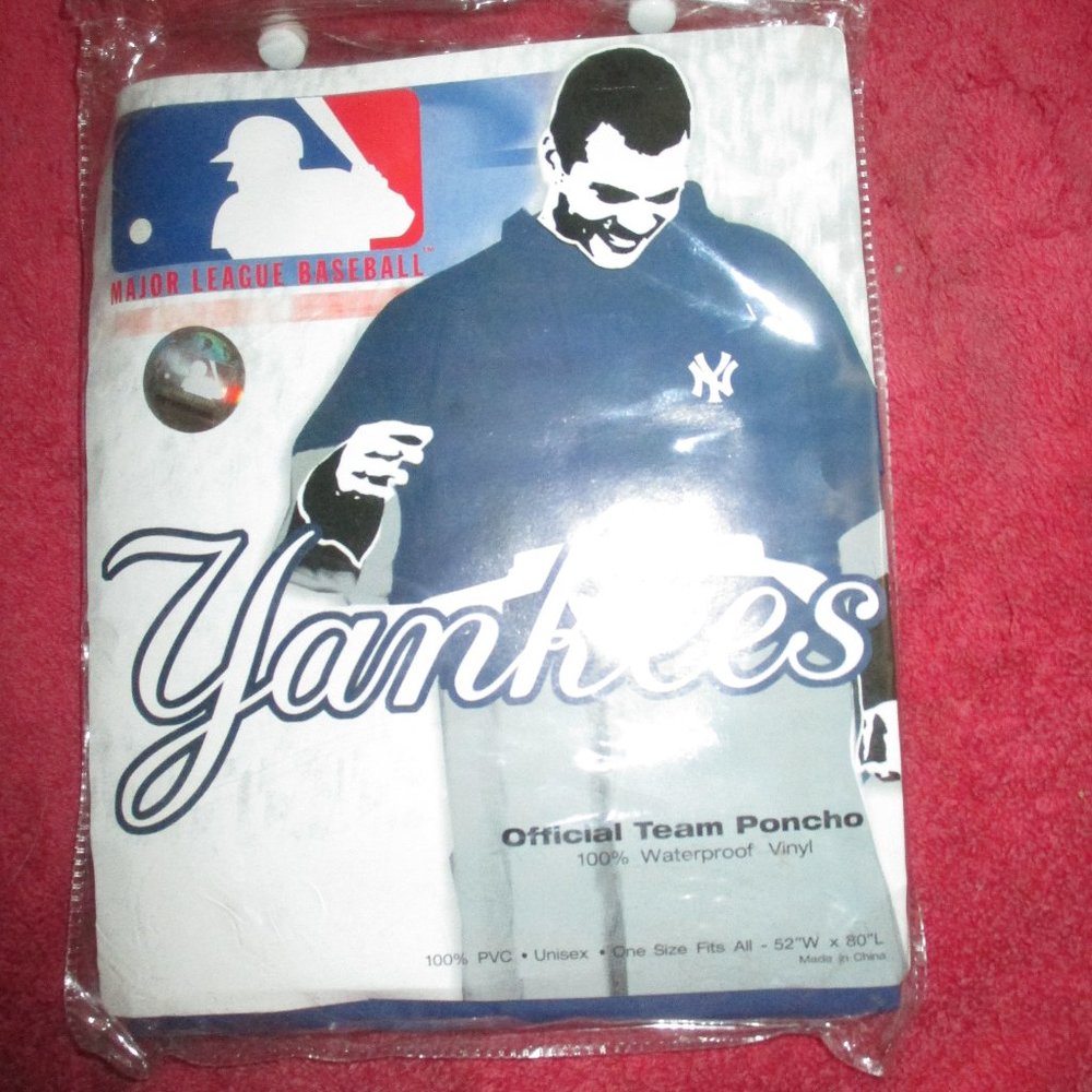 MLB NY Yankees Official Unisex One Size Team Poncho 100% Waterproof Vinyl - NEW